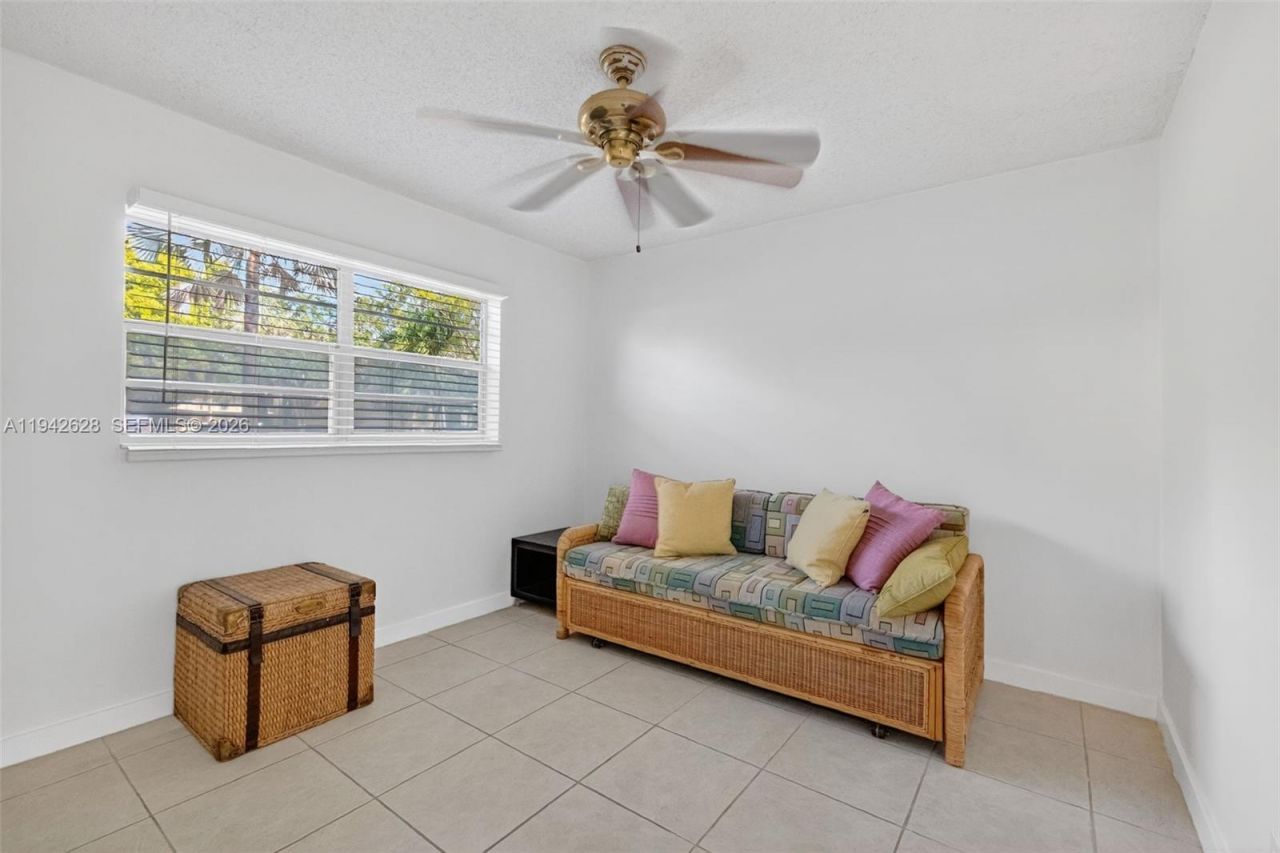 5000 NW 36th St , Unit 410, Lauderdale Lakes, FL 33319 Photo