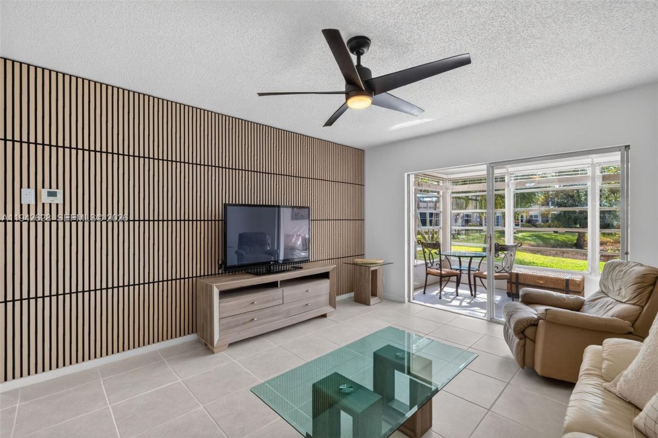 5000 NW 36th St , Unit 410, Lauderdale Lakes, FL 33319 Photo