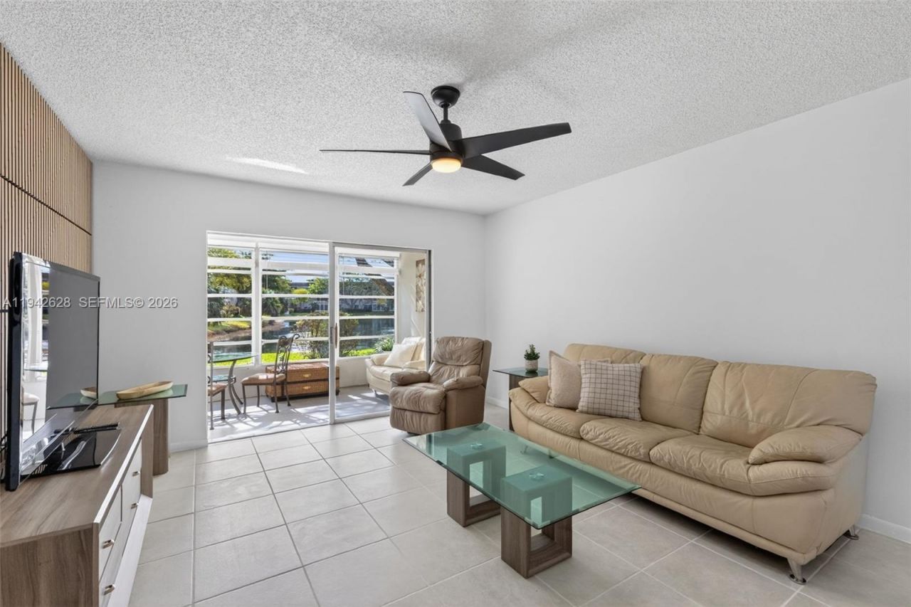 5000 NW 36th St , Unit 410, Lauderdale Lakes, FL 33319 Photo