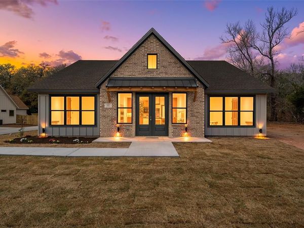 127 Canyon Ridge Drive , Waco, TX 76705