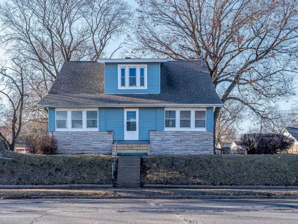 1320 11th Street, Rock Island, IL 61201