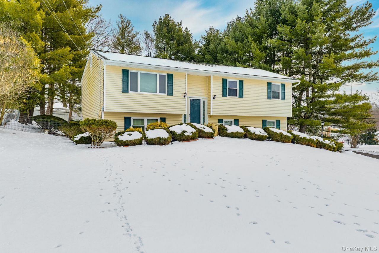 9 Michele Court, Middletown, NY 10941 Main Photo