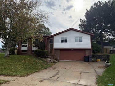 2631 Cheshire Court, Lincoln, NE 68512