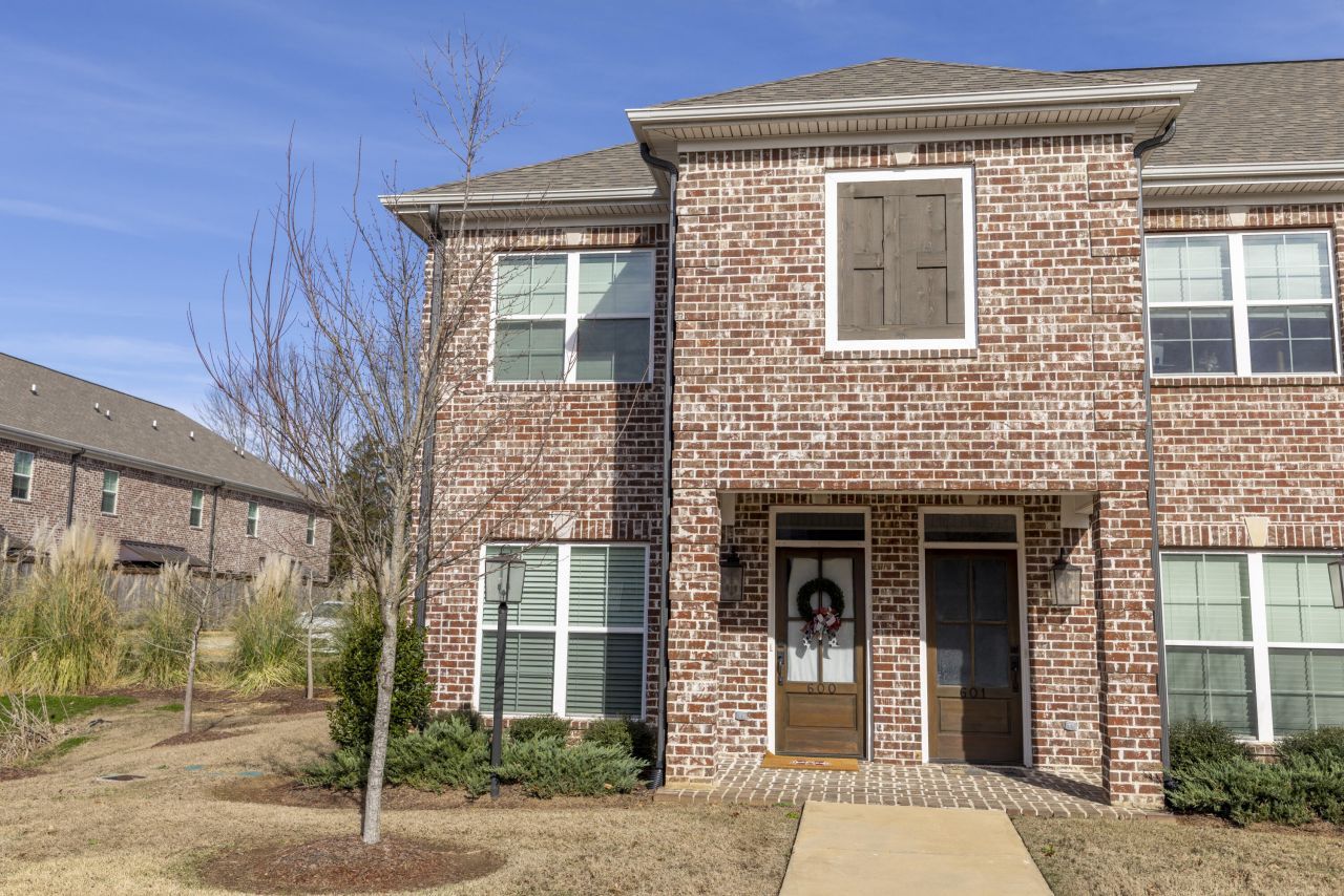 105 Guest Drive, Unit 600, Starkville, MS 39759 Main Photo
