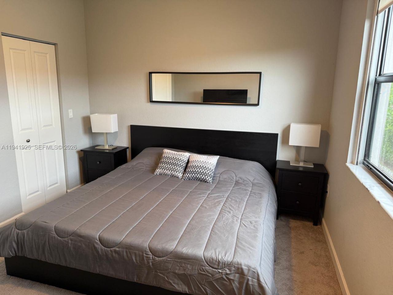 887 NE 211th St, Miami, FL 33179 Photo