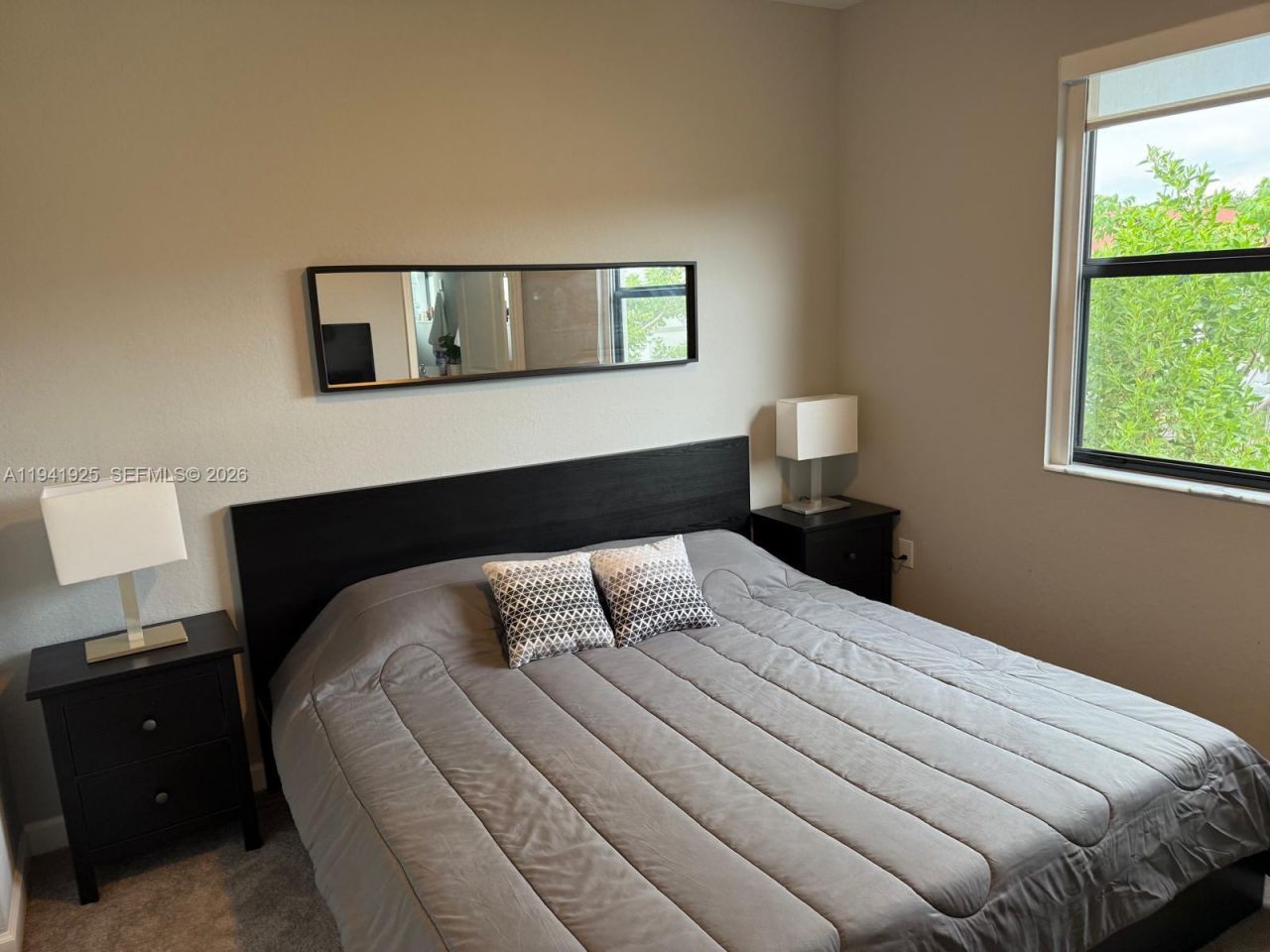 887 NE 211th St, Miami, FL 33179 Photo