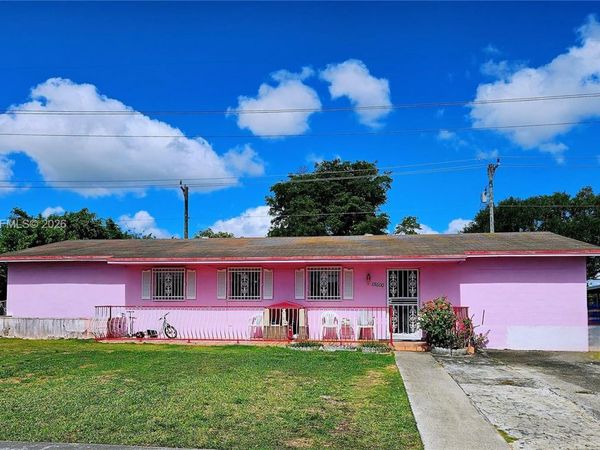 15600 SW 106th Ave , Miami, FL 33157