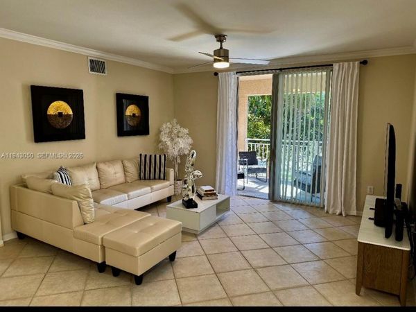 6434 Emerald Dunes Dr, Unit 304, West Palm Beach, FL 33411