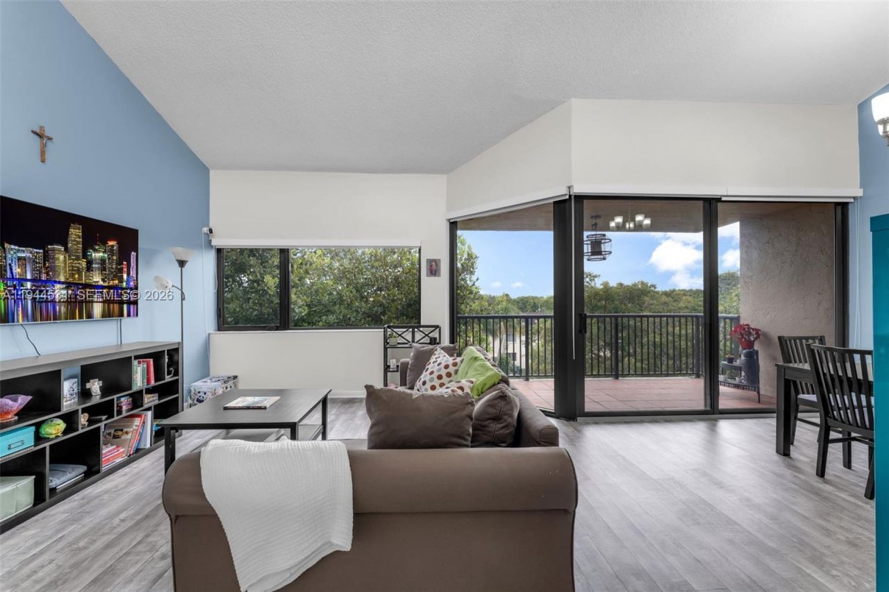 6701 SW 116th Ct, Unit 406, Miami, FL 33173 Photo