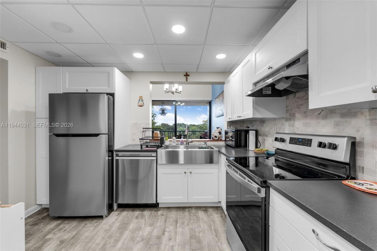 6701 SW 116th Ct, Unit 406, Miami, FL 33173 Photo