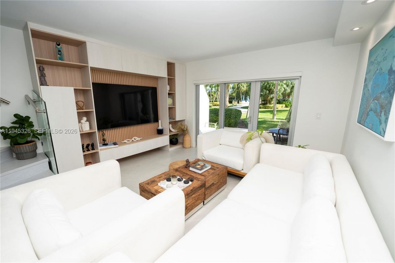 881 Ocean Dr, Unit TH15, Key Biscayne, FL 33149 Photo
