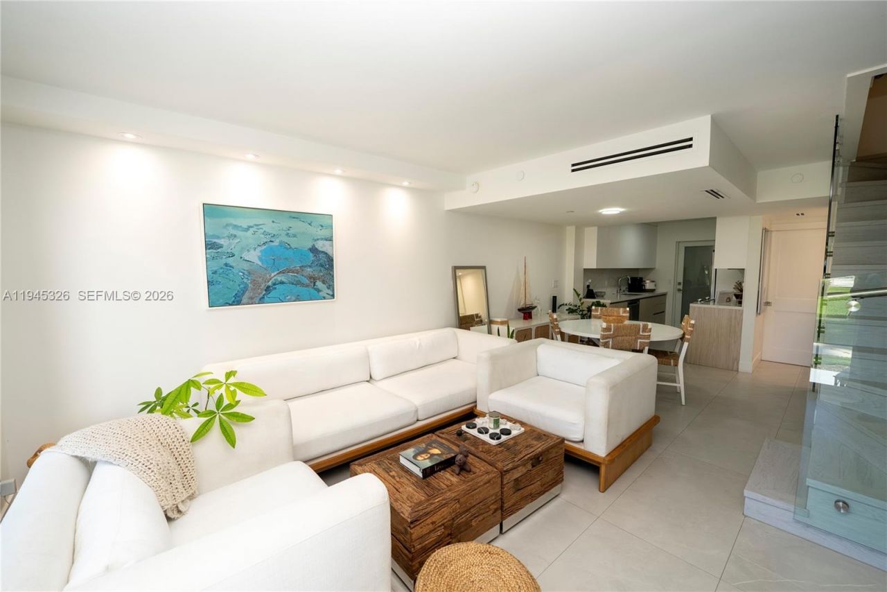 881 Ocean Dr, Unit TH15, Key Biscayne, FL 33149 Photo