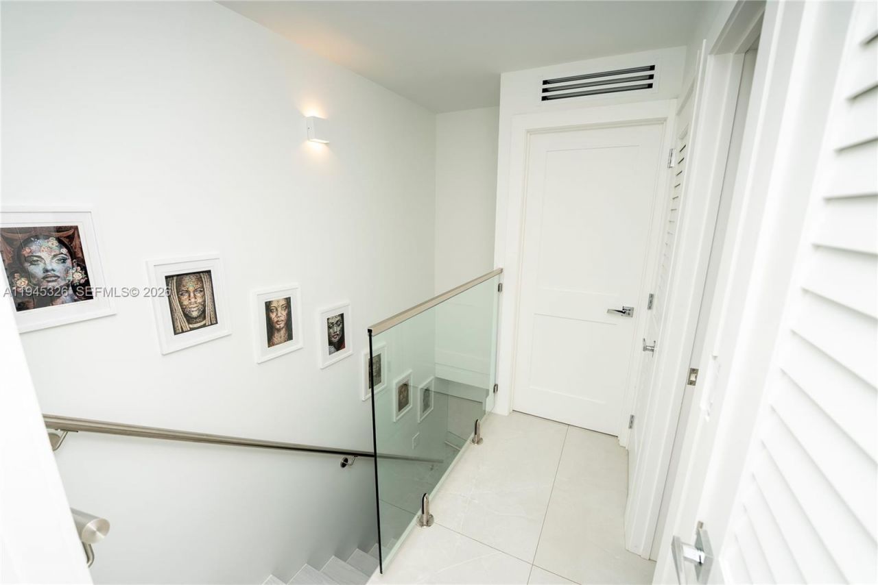 881 Ocean Dr, Unit TH15, Key Biscayne, FL 33149 Photo
