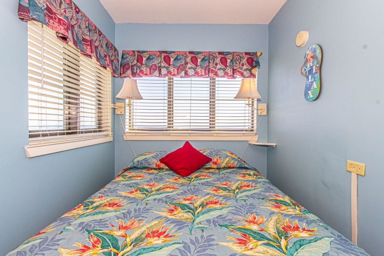 1605 S Ocean Blvd. Photo 11