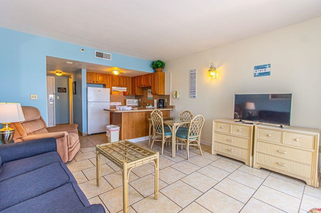 1605 S Ocean Blvd. Photo 5