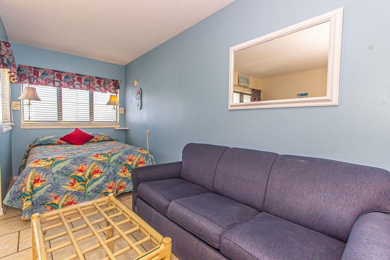 1605 S Ocean Blvd. Photo 9