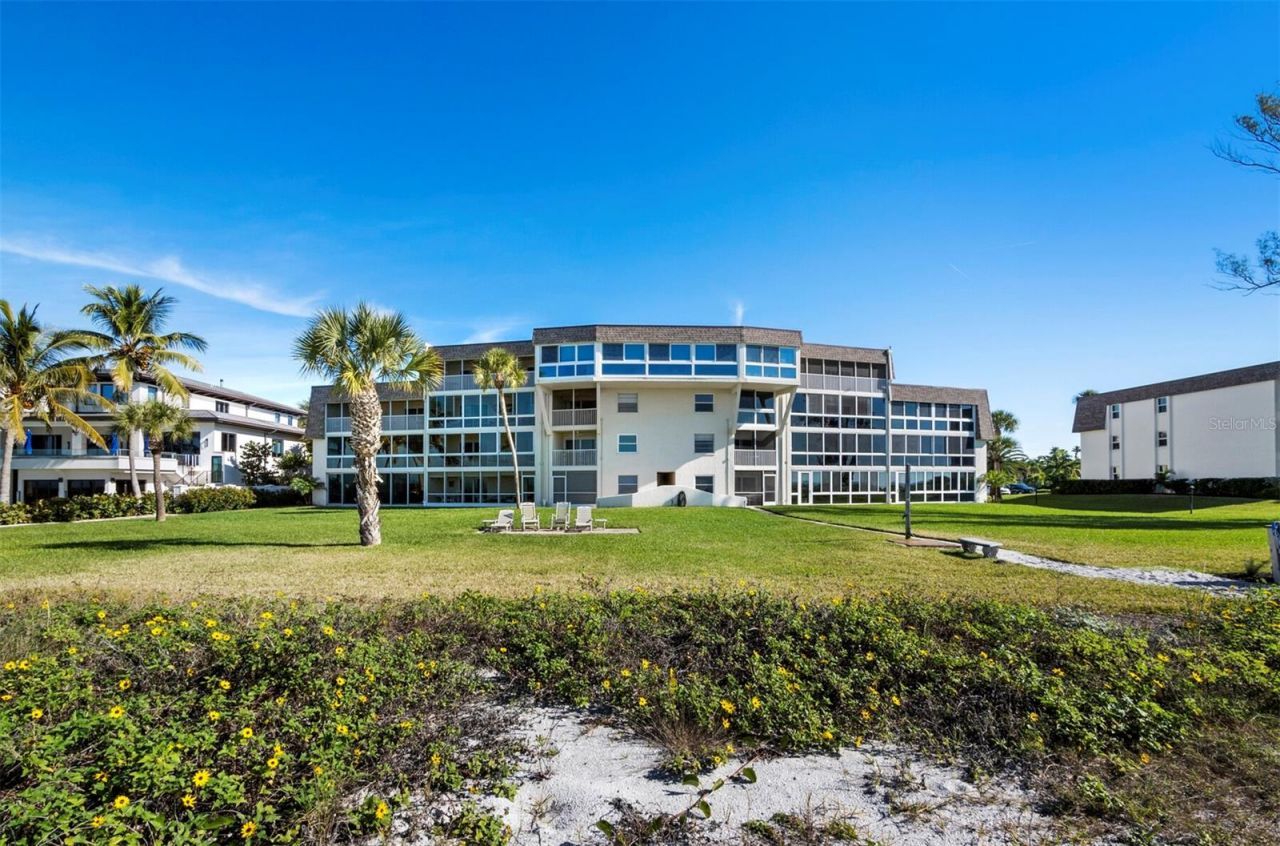 5231 Gulf Of Mexico Drive, Unit 104, Longboat Key, FL 34228 Photo