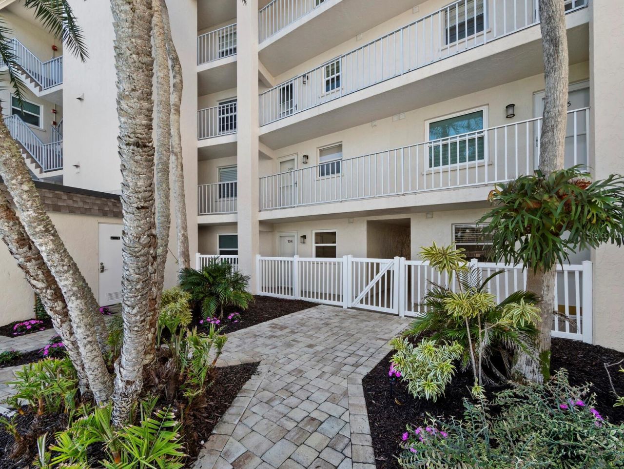 5231 Gulf Of Mexico Drive, Unit 104, Longboat Key, FL 34228 Photo