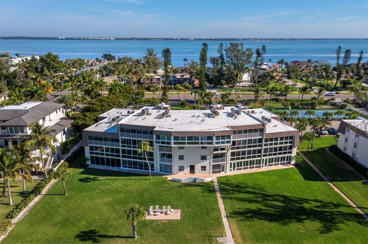 5231 Gulf Of Mexico Drive, Unit 104, Longboat Key, FL 34228 Photo