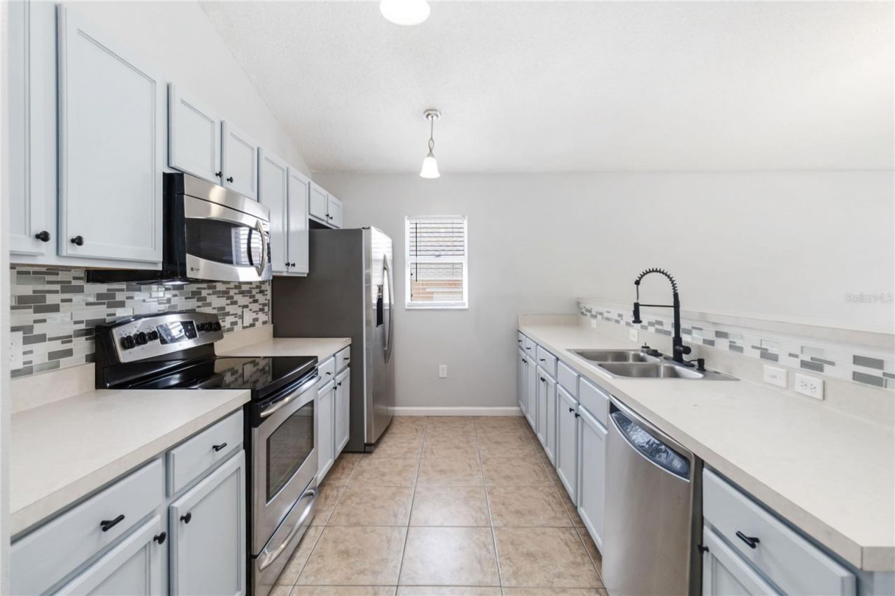 2225 Sandridge Circle, Eustis, FL 32726 Photo