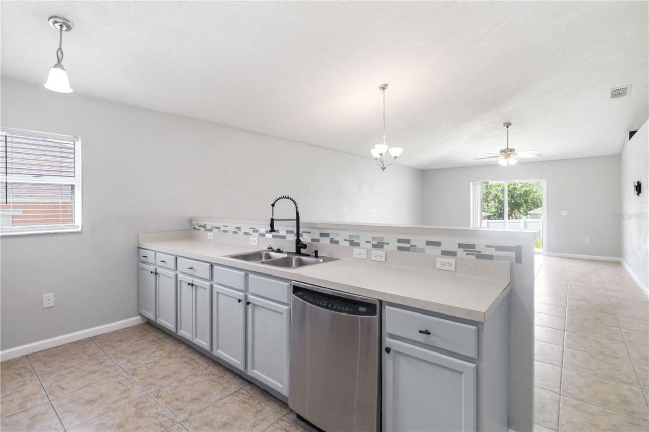 2225 Sandridge Circle, Eustis, FL 32726 Photo