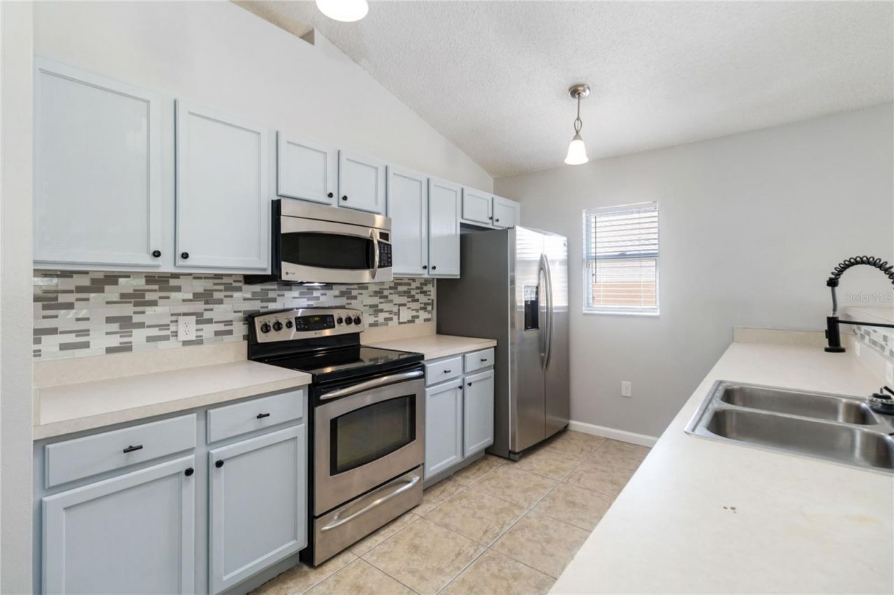 2225 Sandridge Circle, Eustis, FL 32726 Photo