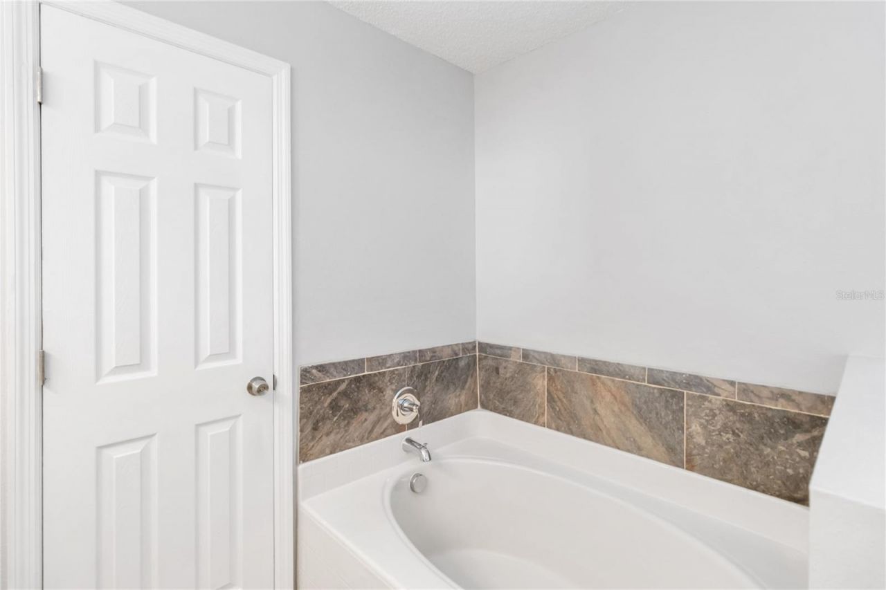 2225 Sandridge Circle, Eustis, FL 32726 Photo