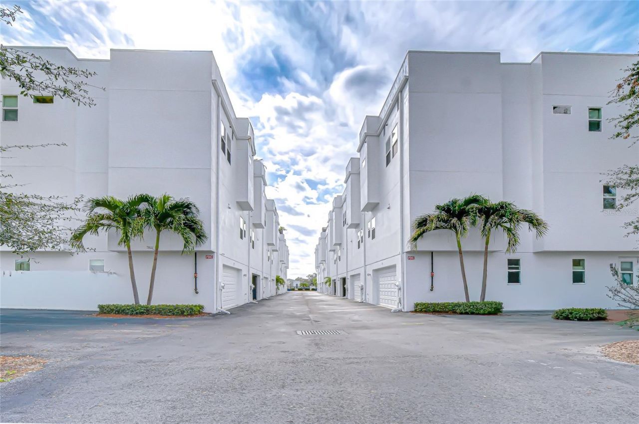 3100 W Paul Avenue, Unit 5, Tampa, FL 33611 Main Photo