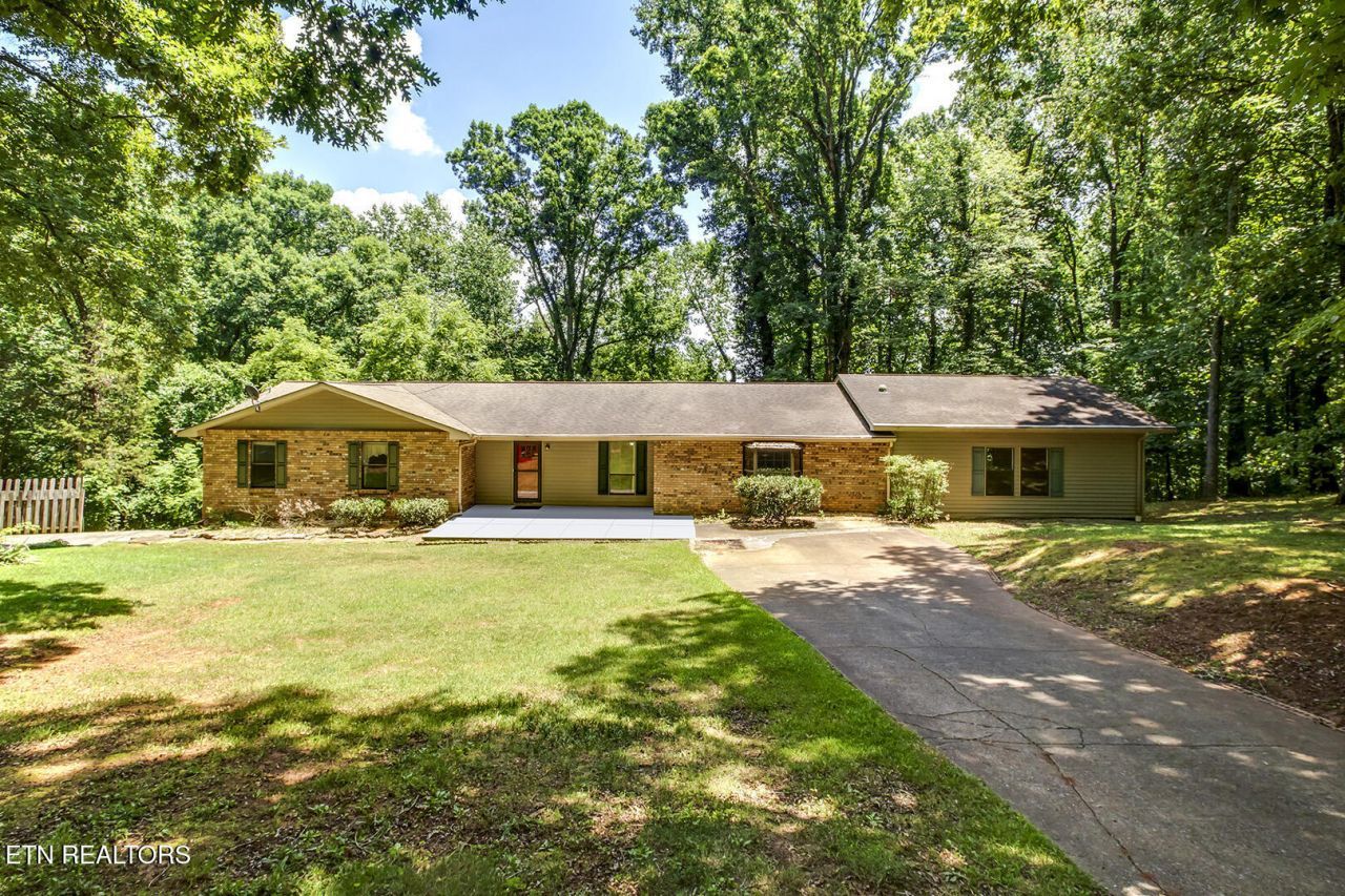 311 Linwood Drive, Sweetwater, TN 37874 Main Photo
