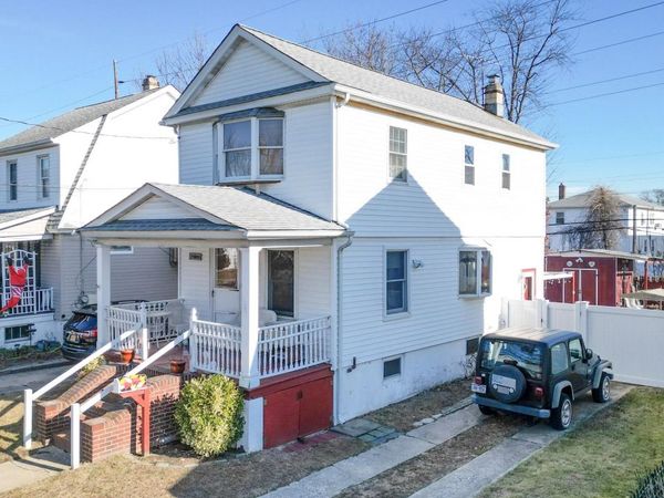 165 Cochran Place, Valley Stream, NY 11581