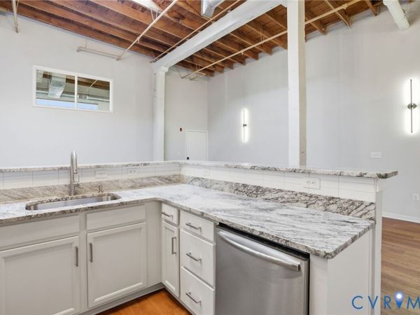 1716 Summit Avenue, Unit 27, Richmond, VA 23230