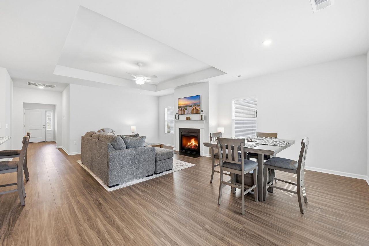 1016 Boswell Ct. Photo 6