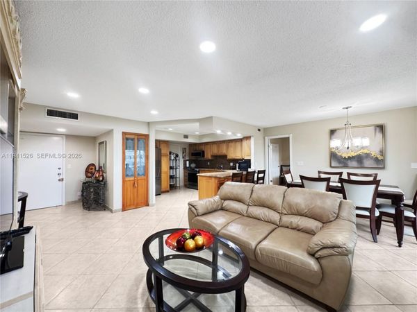 200 Diplomat Pkwy , Unit 533, Hallandale Beach, FL 33009