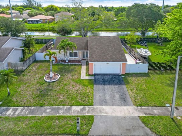 1747 N Goldeneye Ln , Homestead, FL 33035