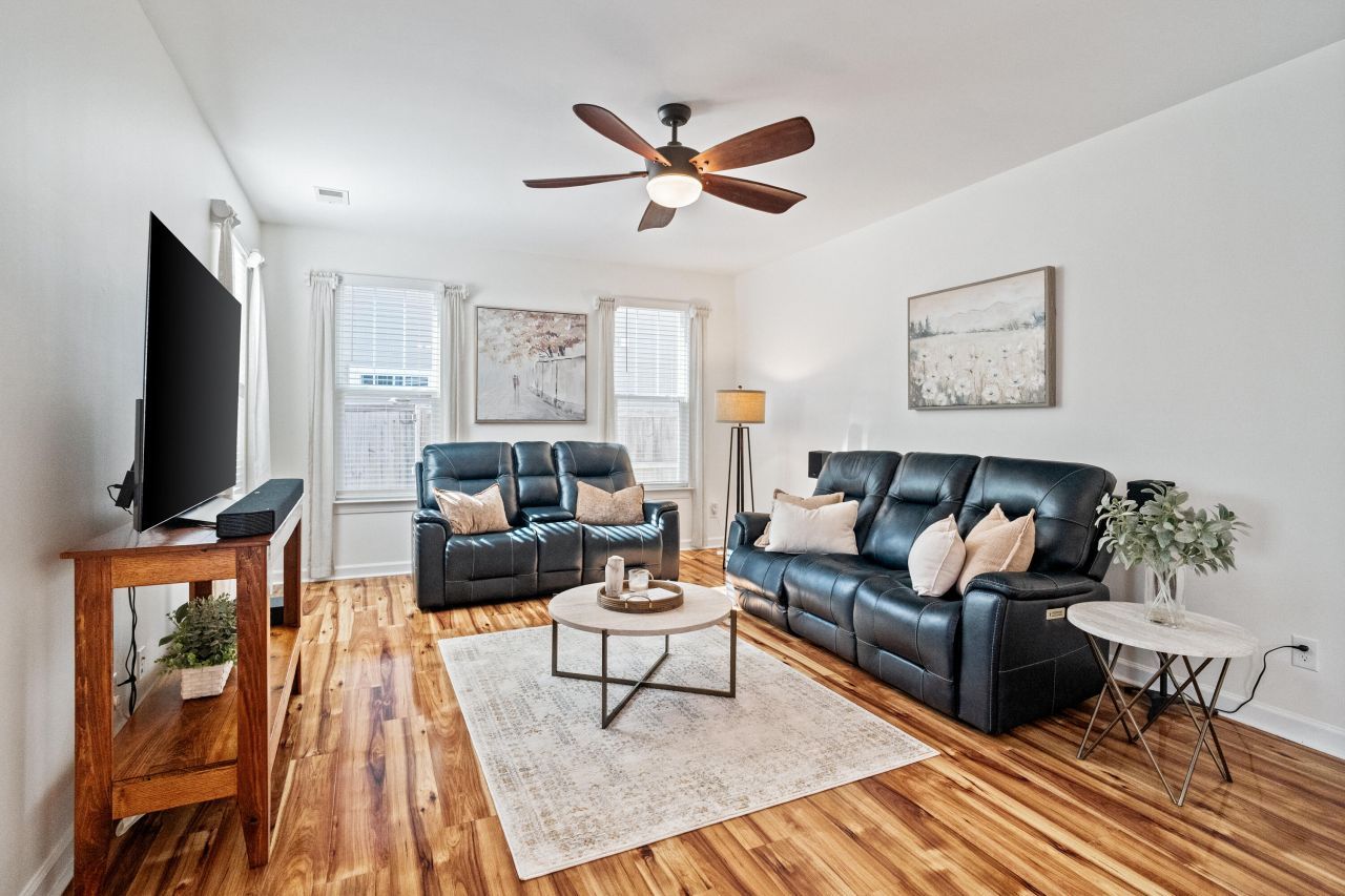 3217 Arrow Arum Drive Photo 3