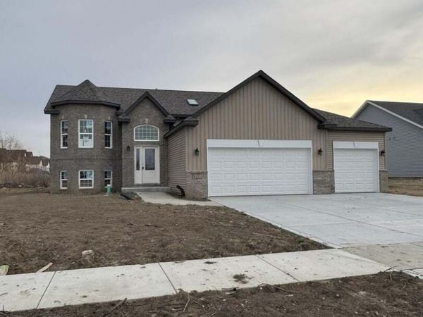 8252 Dylan Drive, Merrillville, IN 46410