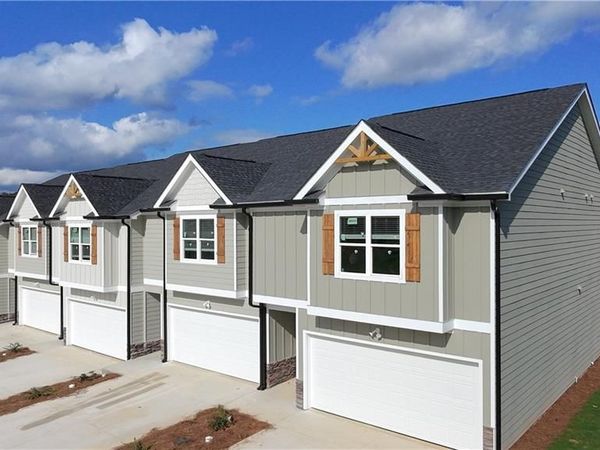 6342 Pine Ridge Point, Lula, GA 30554