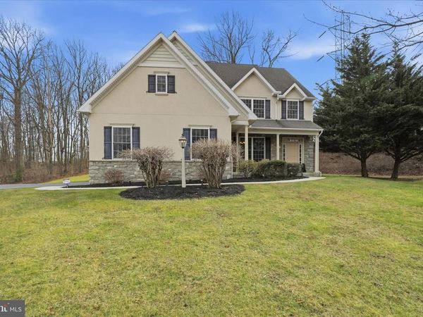 204 IRON VALLEY DRIVE, LEBANON, PA 17042