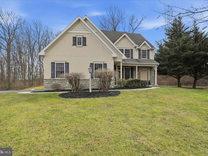 204 Iron Valley Drive, Lebanon, PA 17042 Main Photo