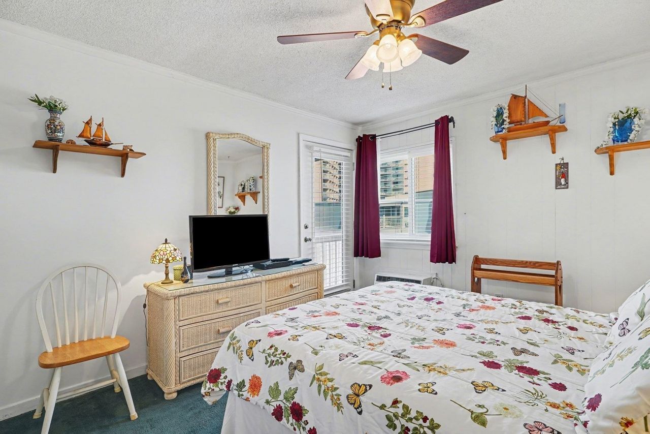 9530 Shore Dr. Photo 12