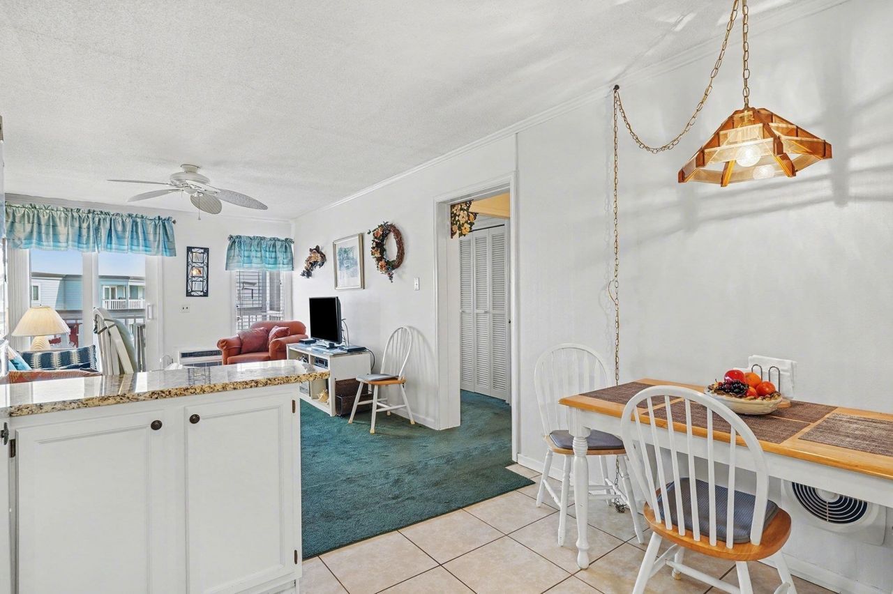 9530 Shore Dr. Photo 7