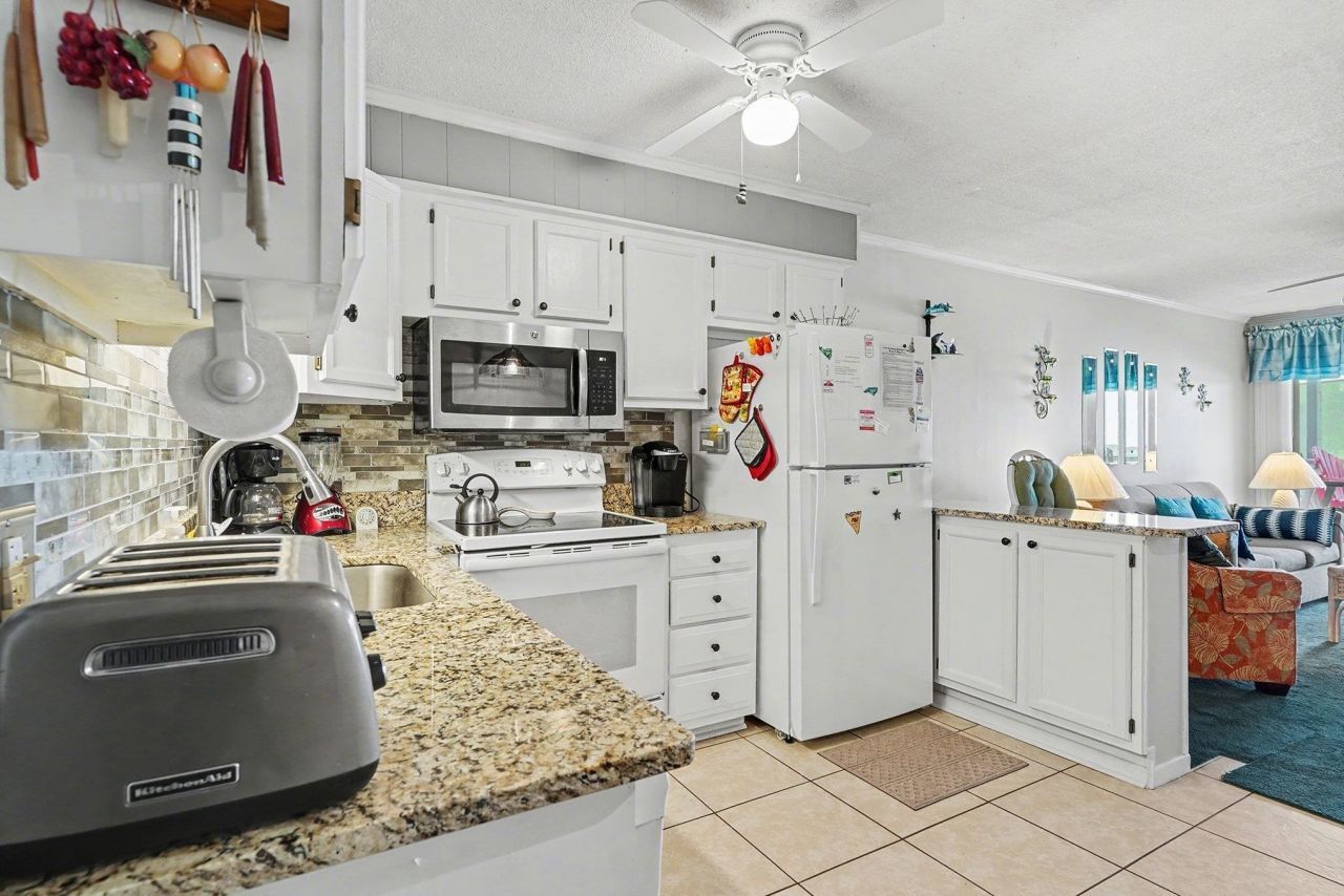 9530 Shore Dr. Photo 9