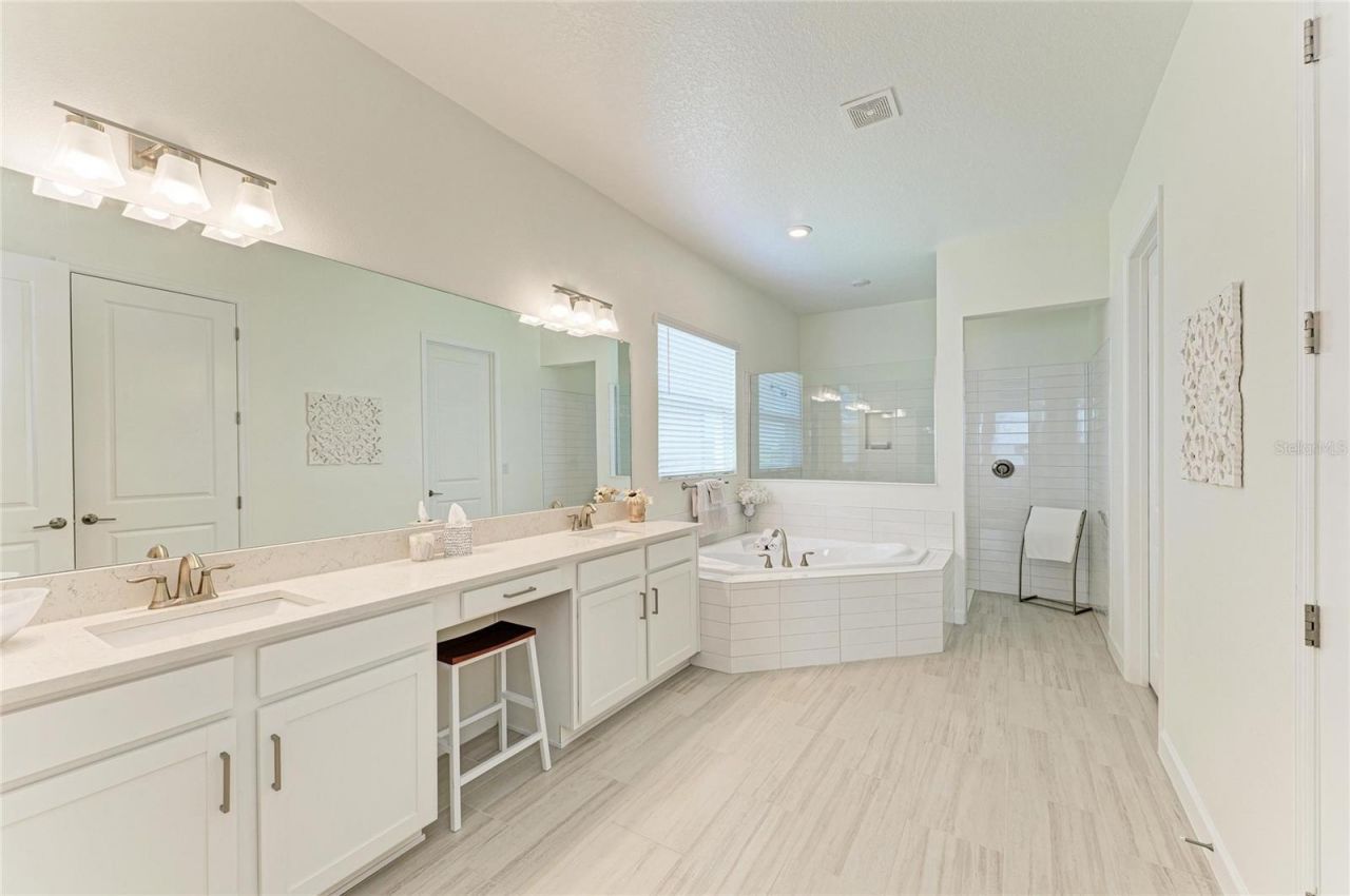 12208 Violet Jasper Drive, Parrish, FL 34219 Photo