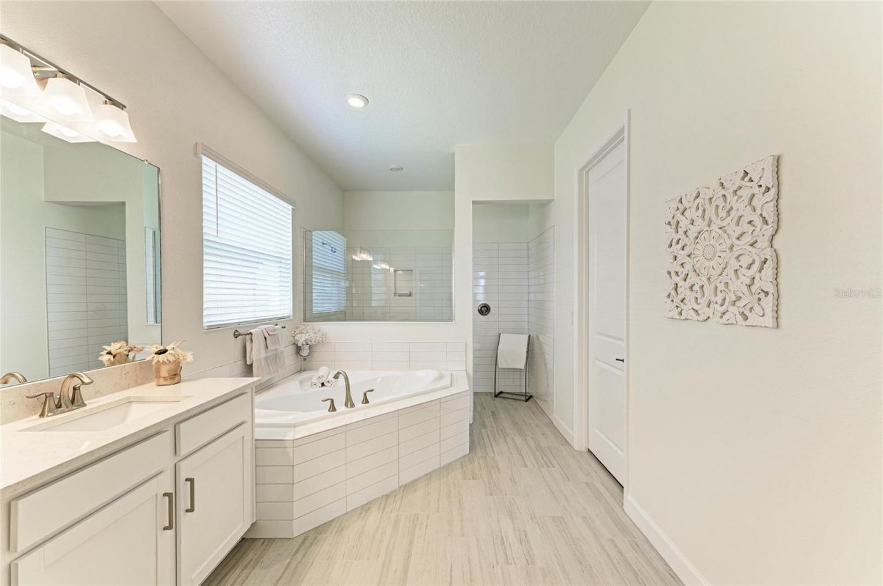 12208 Violet Jasper Drive, Parrish, FL 34219 Photo