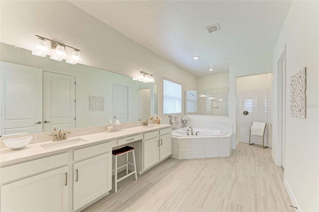 12208 Violet Jasper Drive, Parrish, FL 34219 Photo