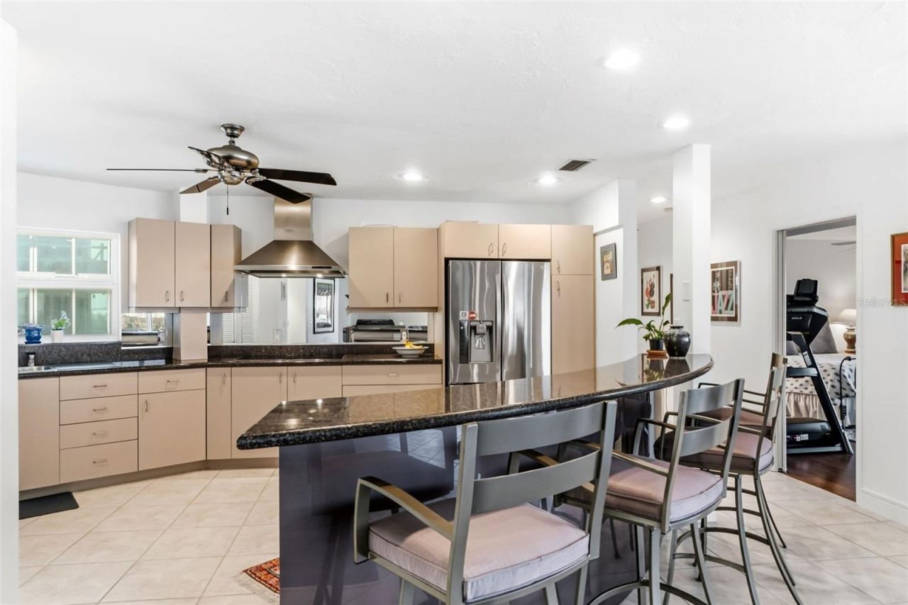 660 Golden Gate Point, Unit 61, Sarasota, FL 34236 Photo