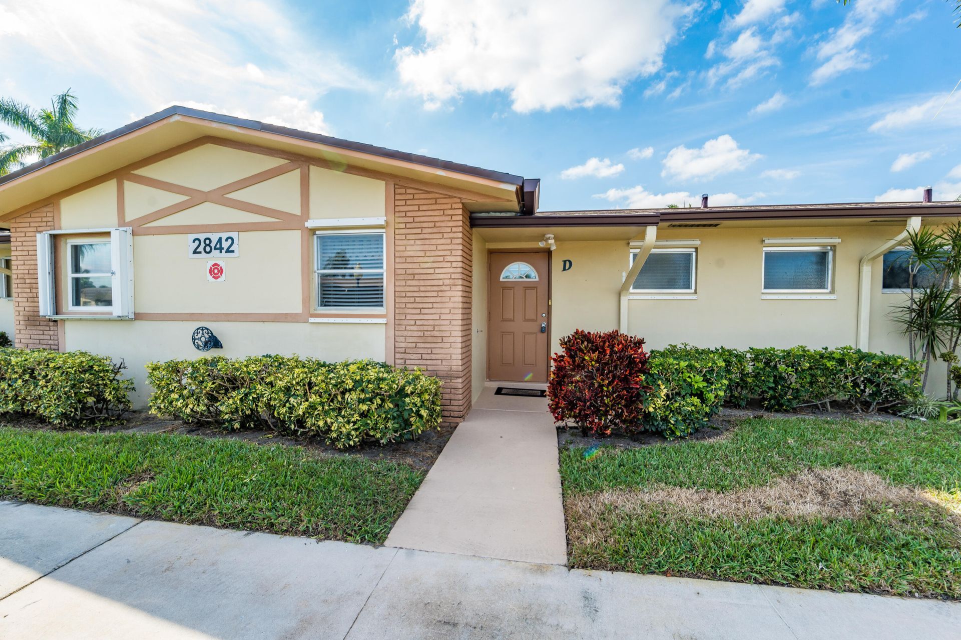 2842 Crosley Drive W, Unit D, West Palm Beach, FL 33415 Photo