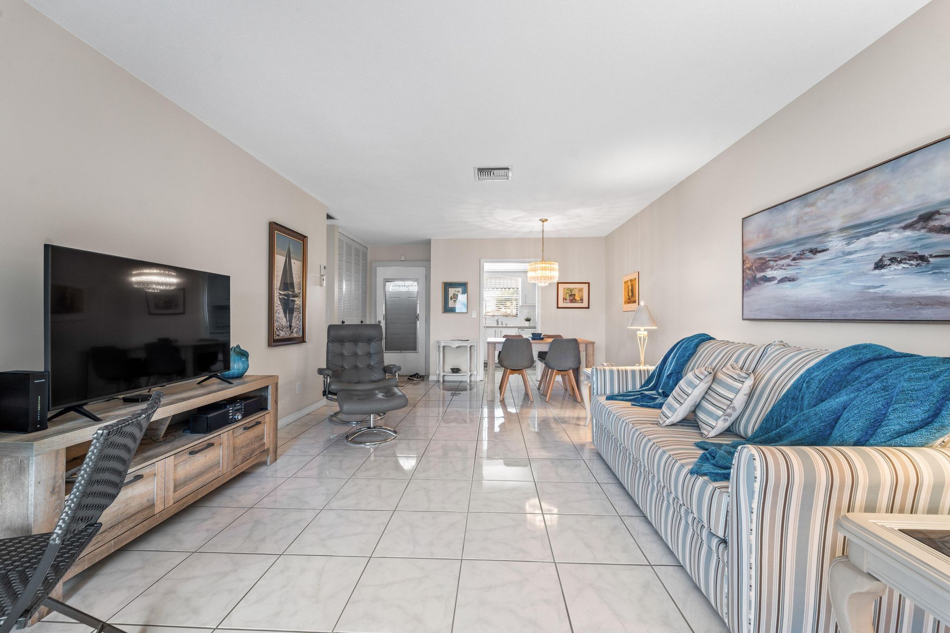 2842 Crosley Drive W, Unit D, West Palm Beach, FL 33415 Photo