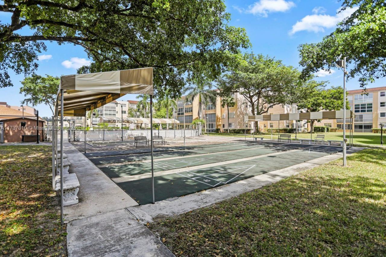 2811 Somerset Drive, Unit 404, Lauderdale Lakes, FL 33311 Photo