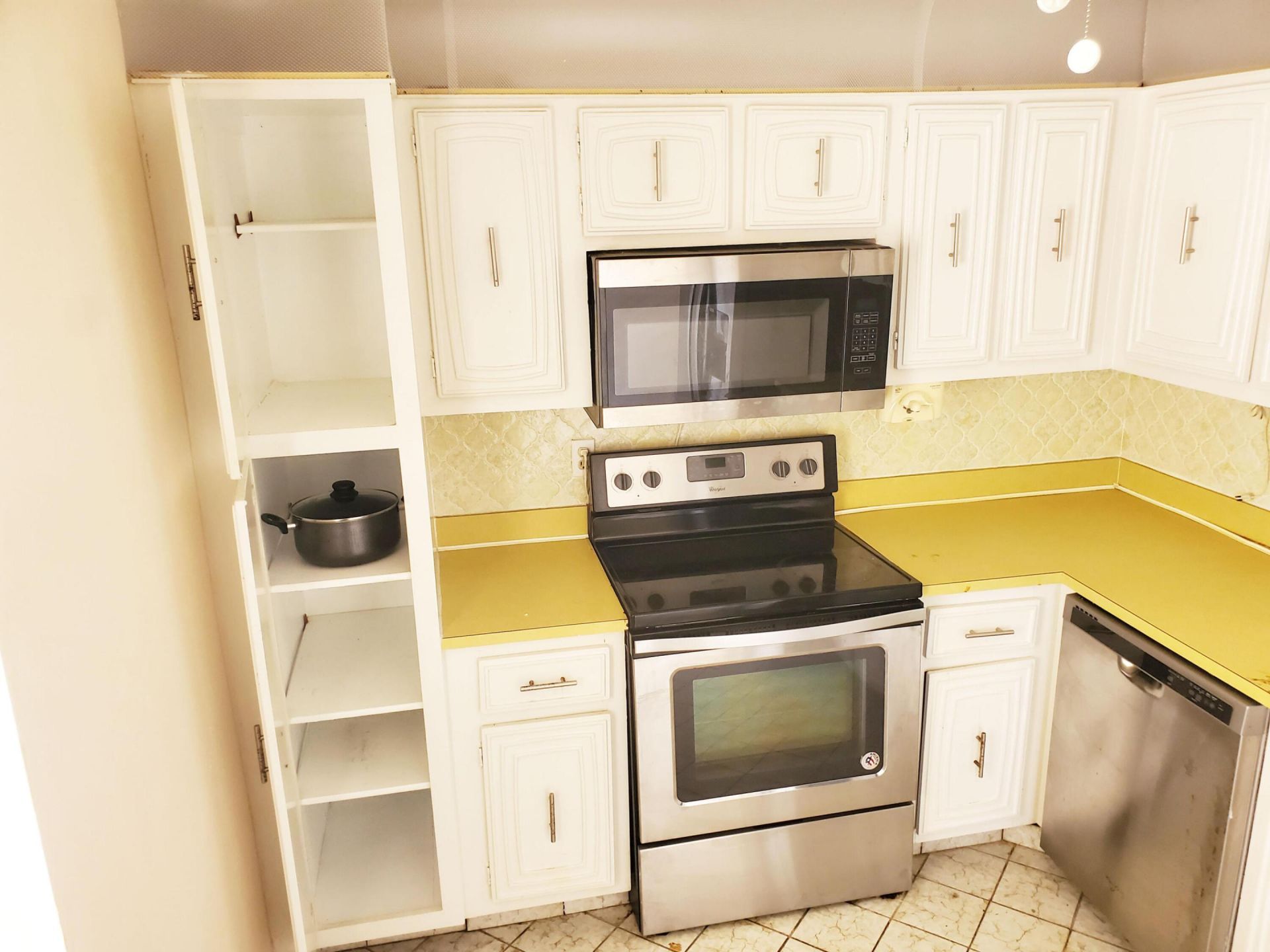 2811 Somerset Drive, Unit 404, Lauderdale Lakes, FL 33311 Photo